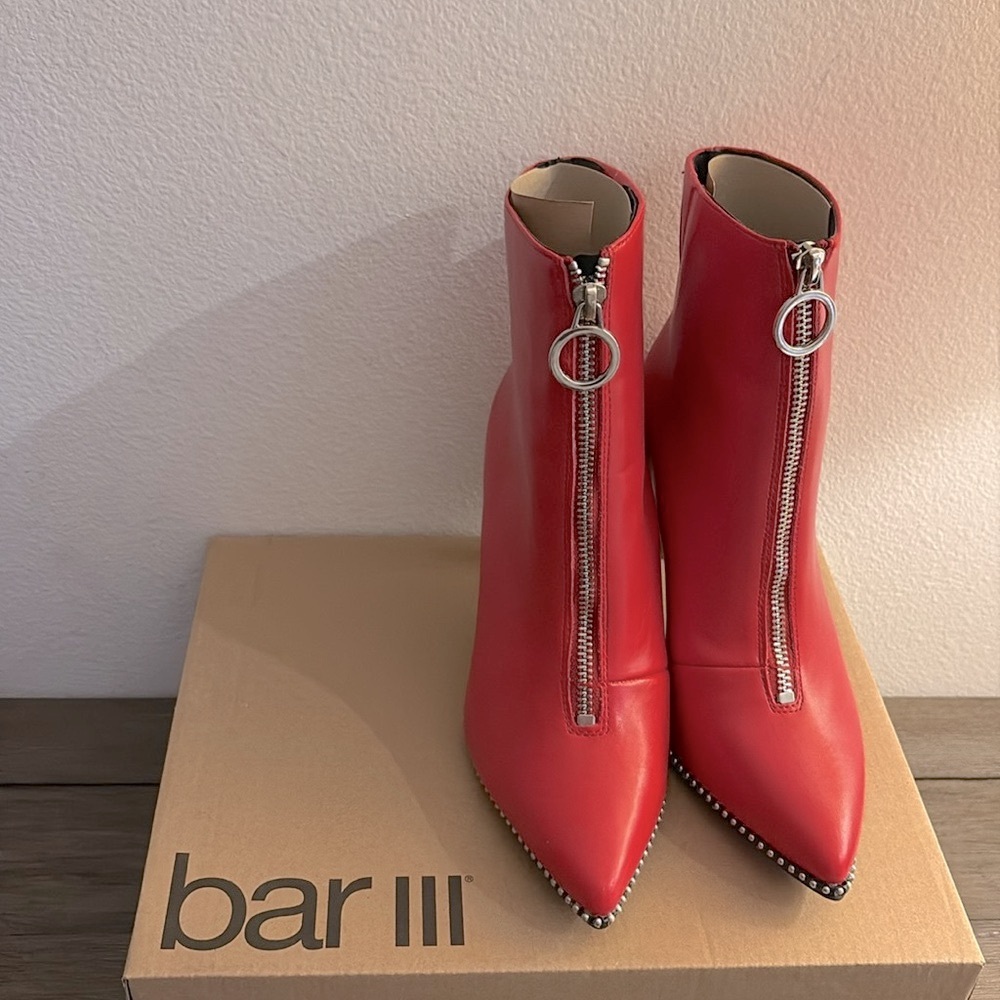NIB [Bar III] Briget Studded Pointed Toe Zip-Up Ankle Booties in Red Women’s 5.5 - Picture 2 of 13